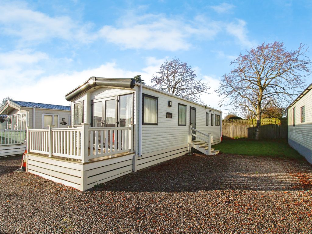 2 bed mobile/park home for sale in New River Bank, Littleport, Ely, Cambridgeshire CB7, £60,000