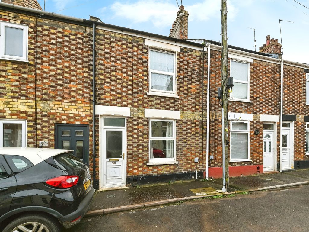 2 bed terraced house for sale in Cresswell Street, King's Lynn PE30, £150,000