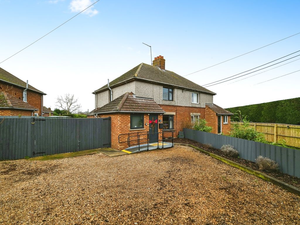 3 bed semi-detached house for sale in Cheney Hill, Heacham, King