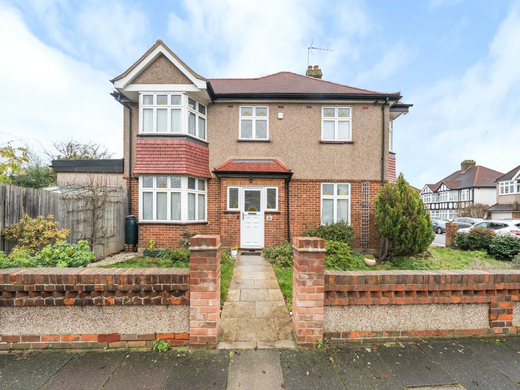4 bed detached house for sale in Strathearn Avenue, Whitton TW2, £1,195,000