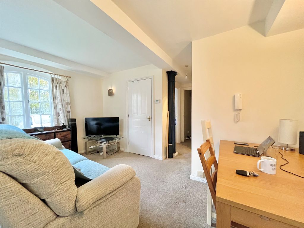 1 bed flat for sale in Newmarket Road, Great Chesterford, Saffron Walden CB10, £190,000