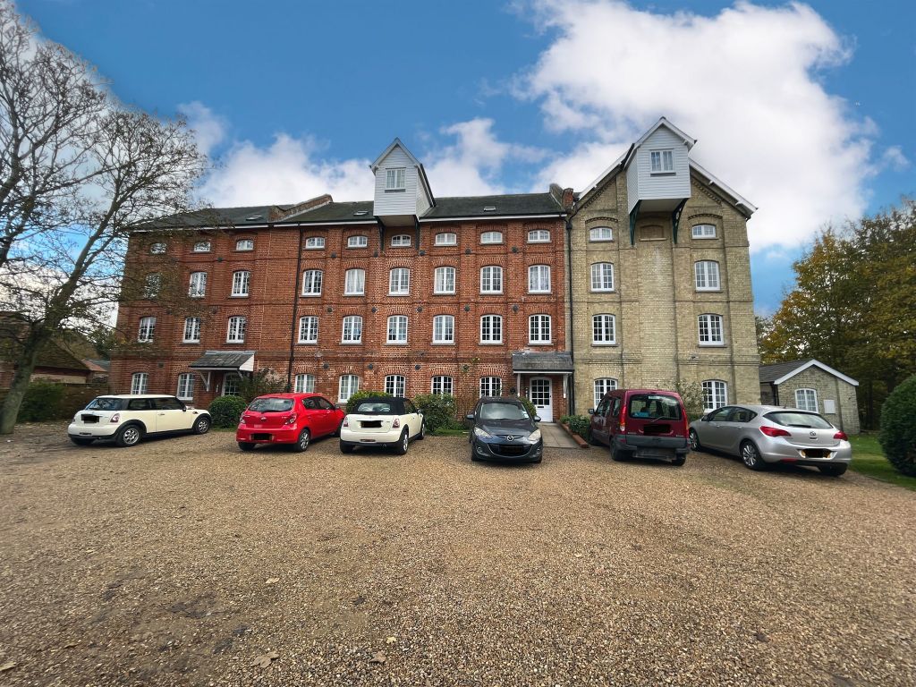 1 bed flat for sale in Newmarket Road, Great Chesterford, Saffron Walden CB10, £190,000