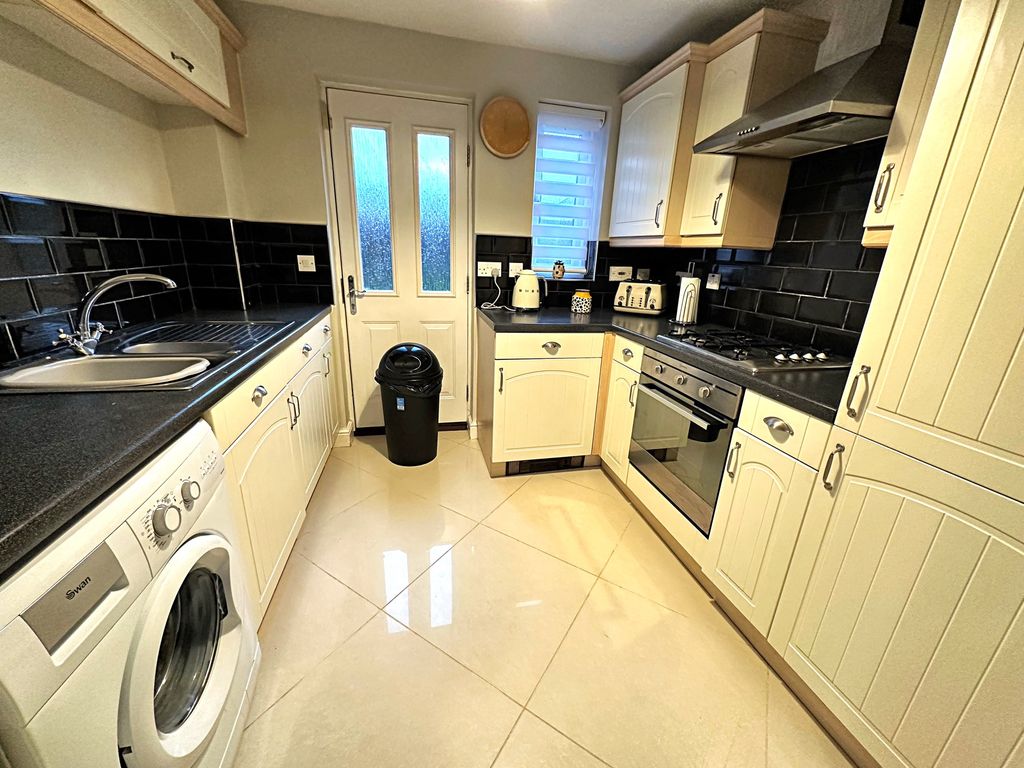 3 bed property for sale in Penywaun Close, Oakdale, Blackwood NP12, £250,000