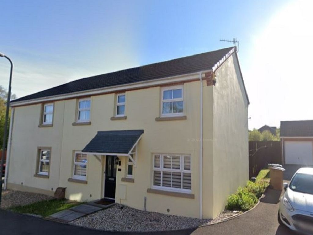 3 bed property for sale in Penywaun Close, Oakdale, Blackwood NP12, £250,000