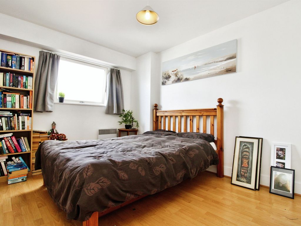 1 bed flat for sale in Queen Street, Cardiff CF10, £170,000