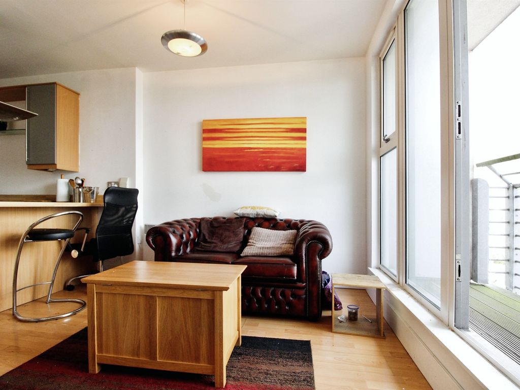 1 bed flat for sale in Queen Street, Cardiff CF10, £170,000