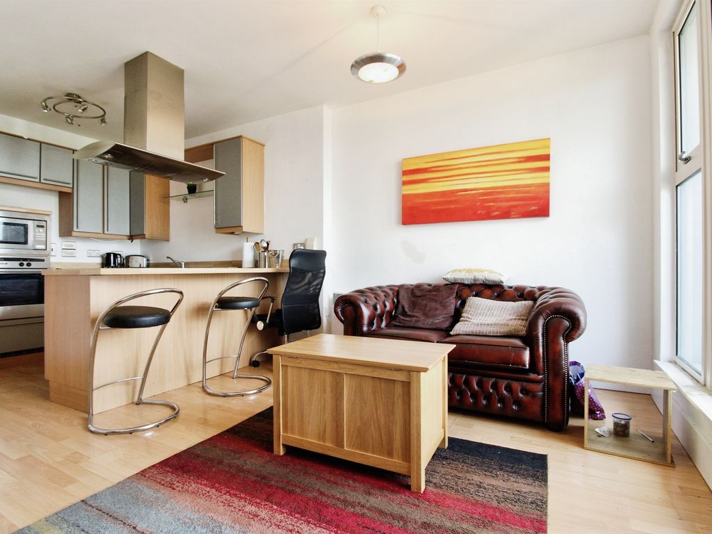 1 bed flat for sale in Queen Street, Cardiff CF10, £170,000