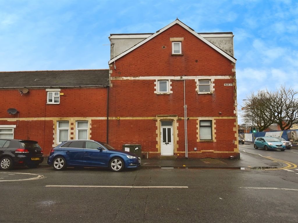 1 bed flat for sale in Leckwith Road, Canton, Cardiff CF11, £90,000