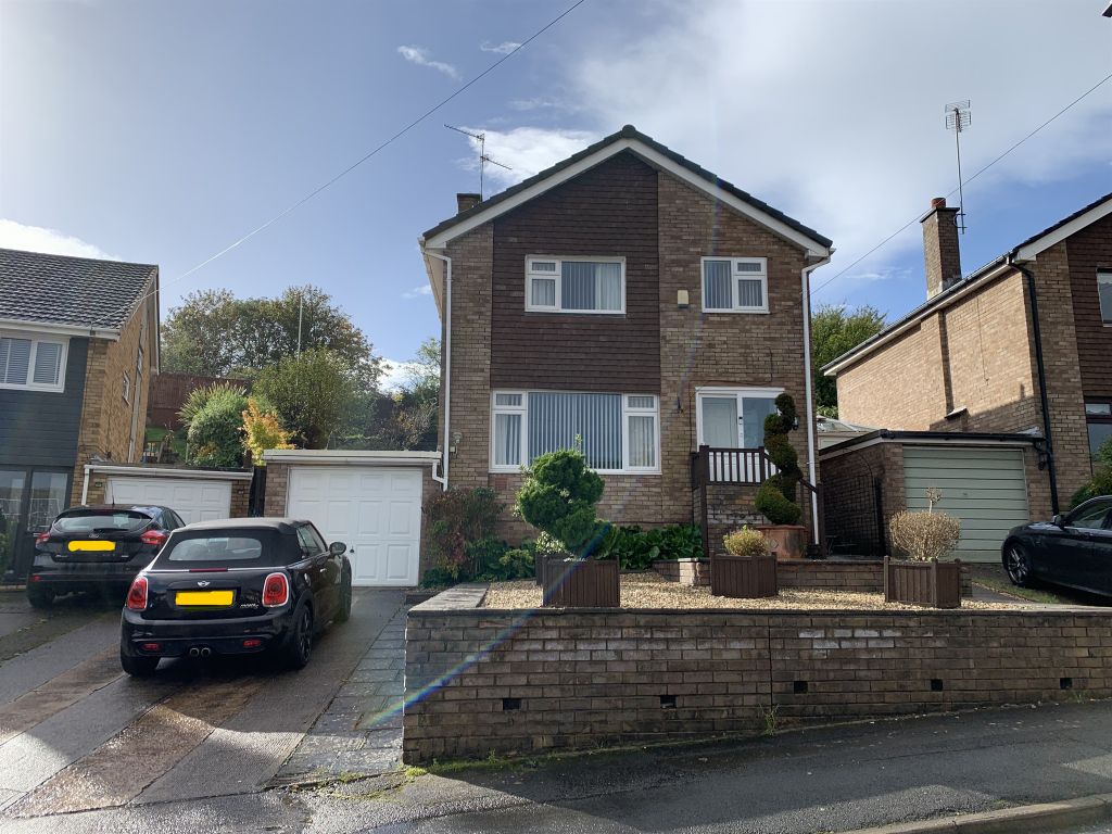 4 bed detached house for sale in Barberry Rise, Penarth CF64, £485,000