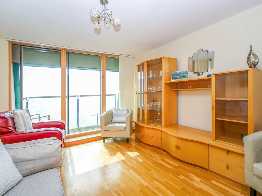 2 bed flat for sale in Esplanade, Porthcawl CF36, £300,000