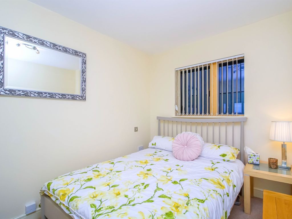 2 bed flat for sale in Esplanade, Porthcawl CF36, £300,000