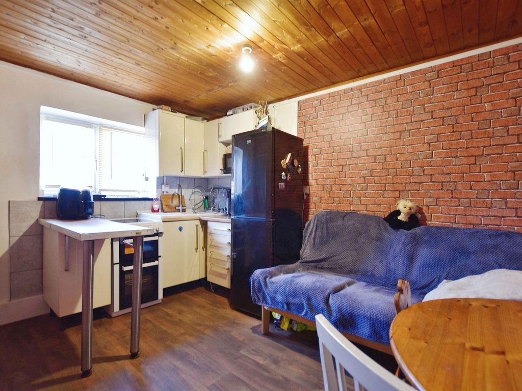 1 bed flat for sale in Burnham Avenue, Llanrumney, Cardiff CF3, £100,000