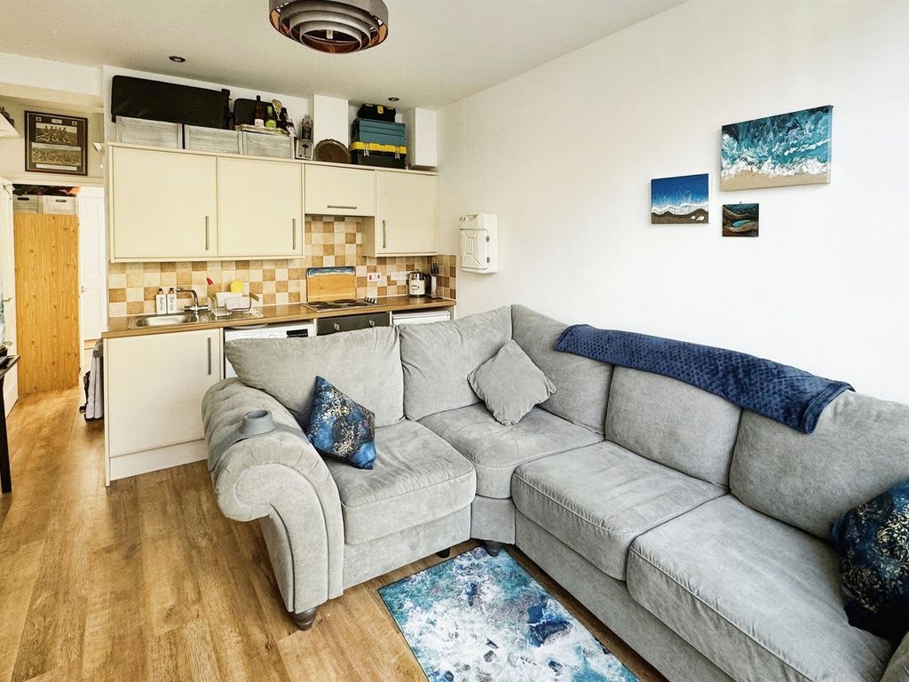1 bed flat for sale in High East Street, Dorchester DT1, £115,000