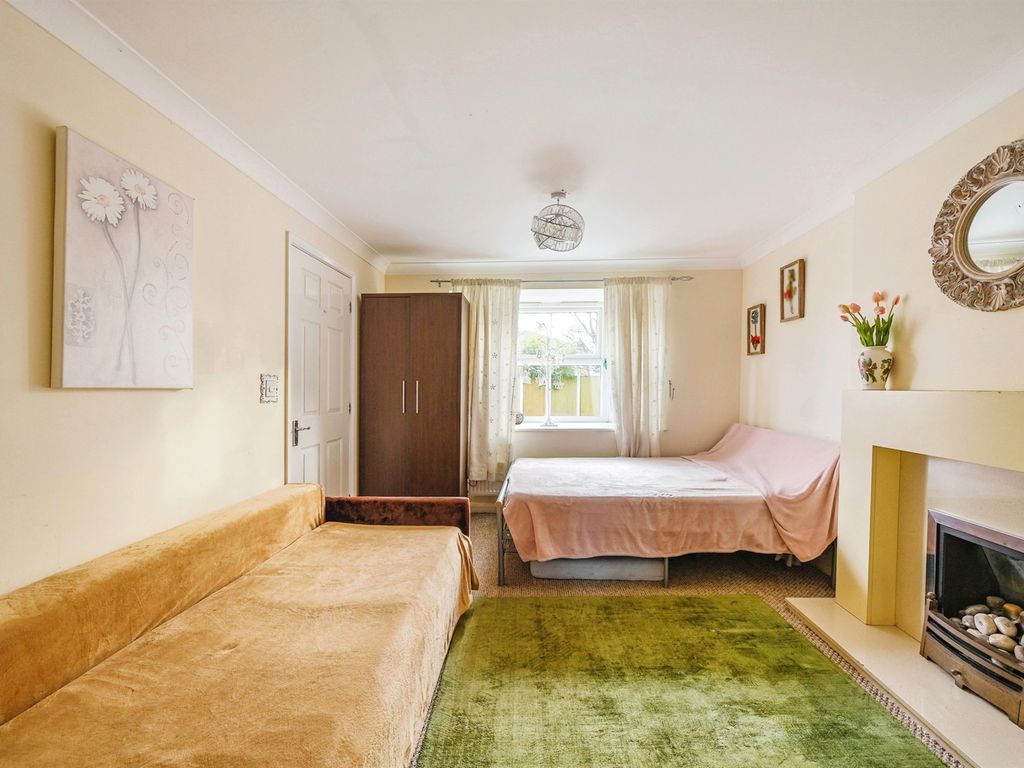 4 bed detached house for sale in Sherroside Close, Allestree, Derby DE22, £450,000
