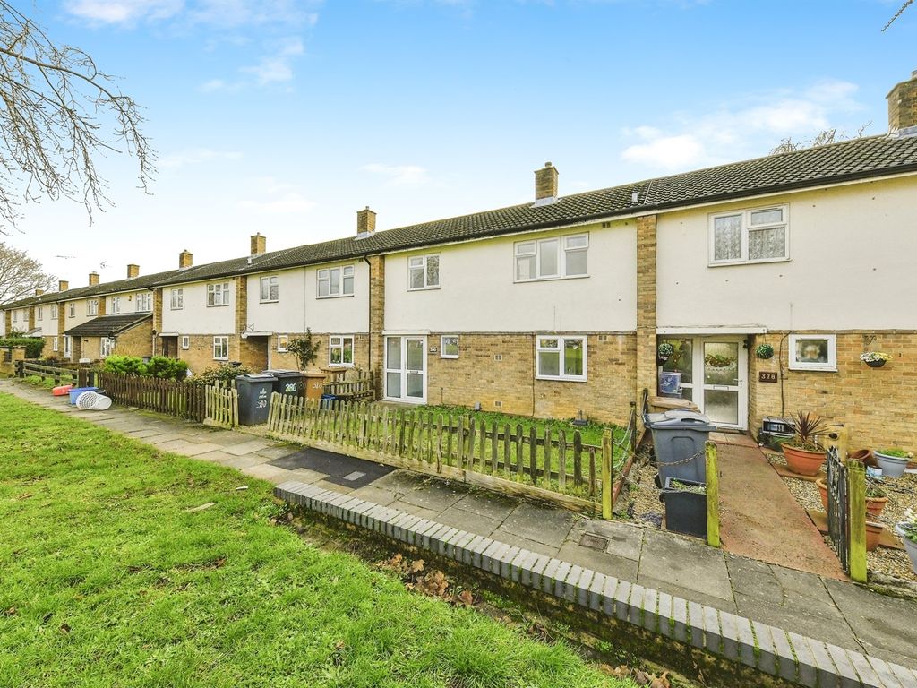 3 bed terraced house for sale in Broadwater Crescent, Stevenage SG2, £320,000