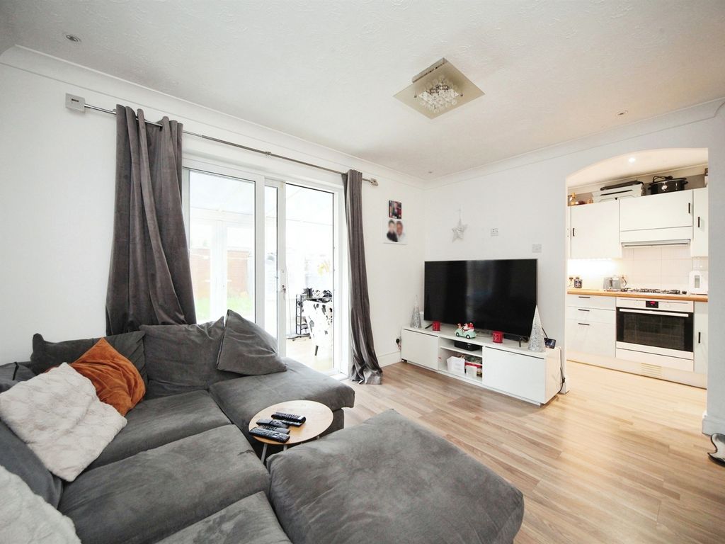 1 bed property for sale in Nash Close, Houghton Regis, Dunstable LU5, £200,000