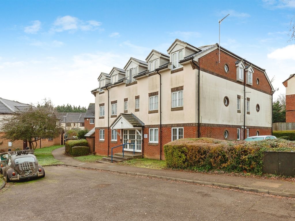 1 bed flat for sale in Rosemont Close, Letchworth Garden City SG6, £190,000