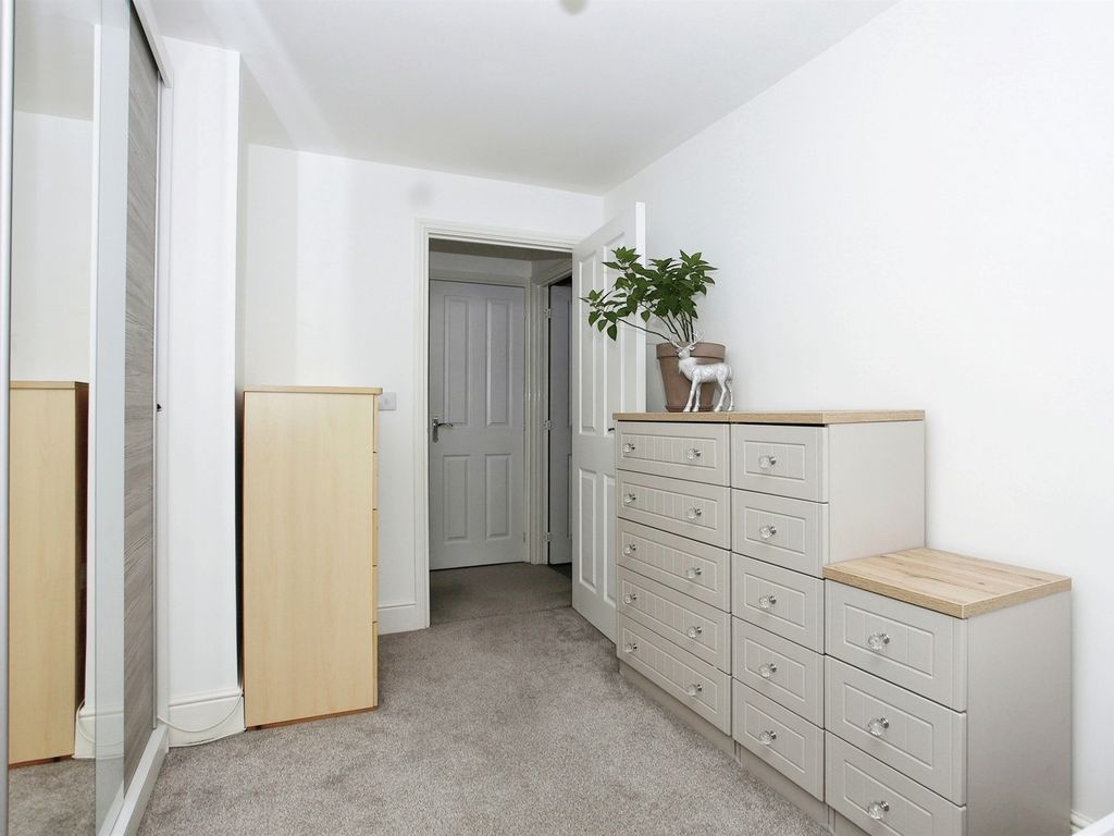 1 bed flat for sale in Berrington View, Hampton Gardens, Peterborough PE7, £170,000