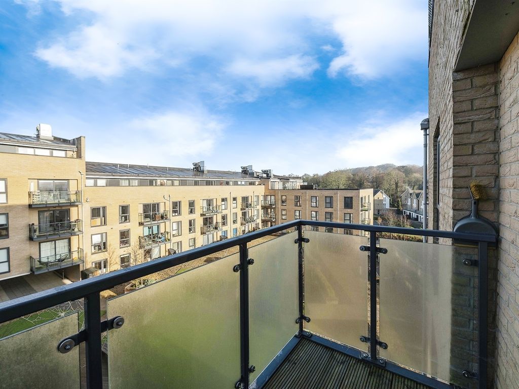 2 bed flat for sale in The Embankment, Nash Mills Wharf, Hemel Hempstead HP3, £319,950