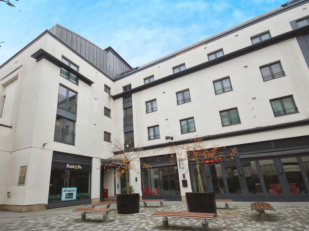2 bed flat for sale in Livery Street, Leamington Spa CV32, £270,000