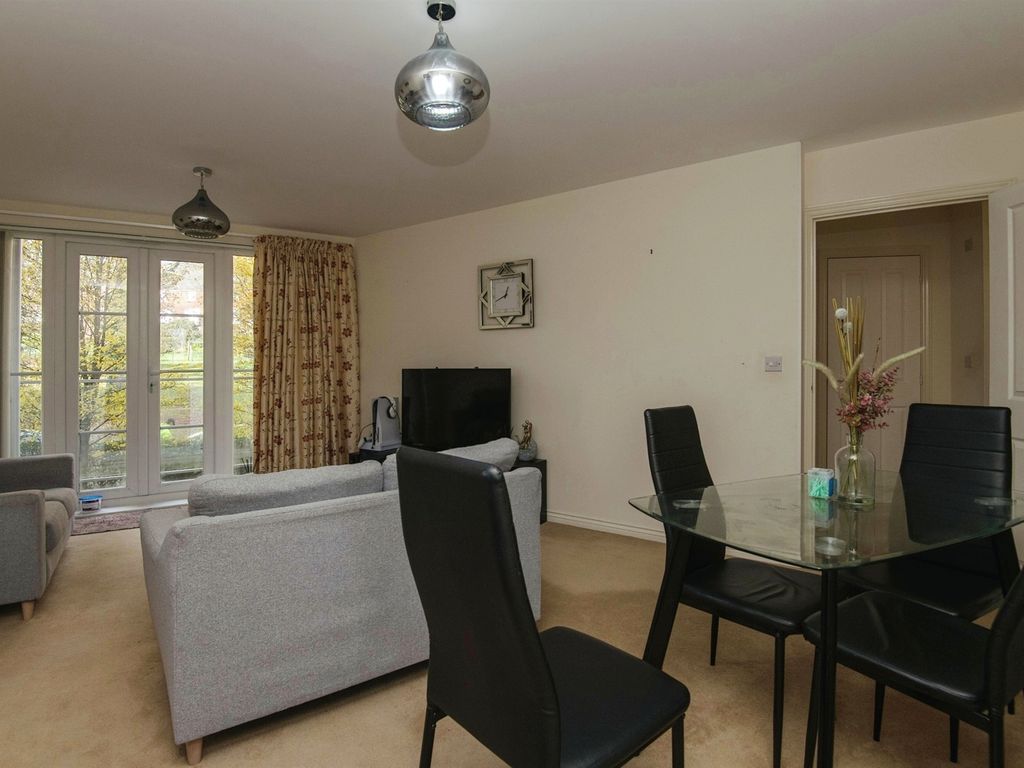 2 bed flat for sale in Furze Court, Exeter EX4, £200,000