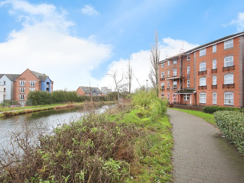 1 bed flat for sale in Drapers Fields, Coventry CV1, £110,000
