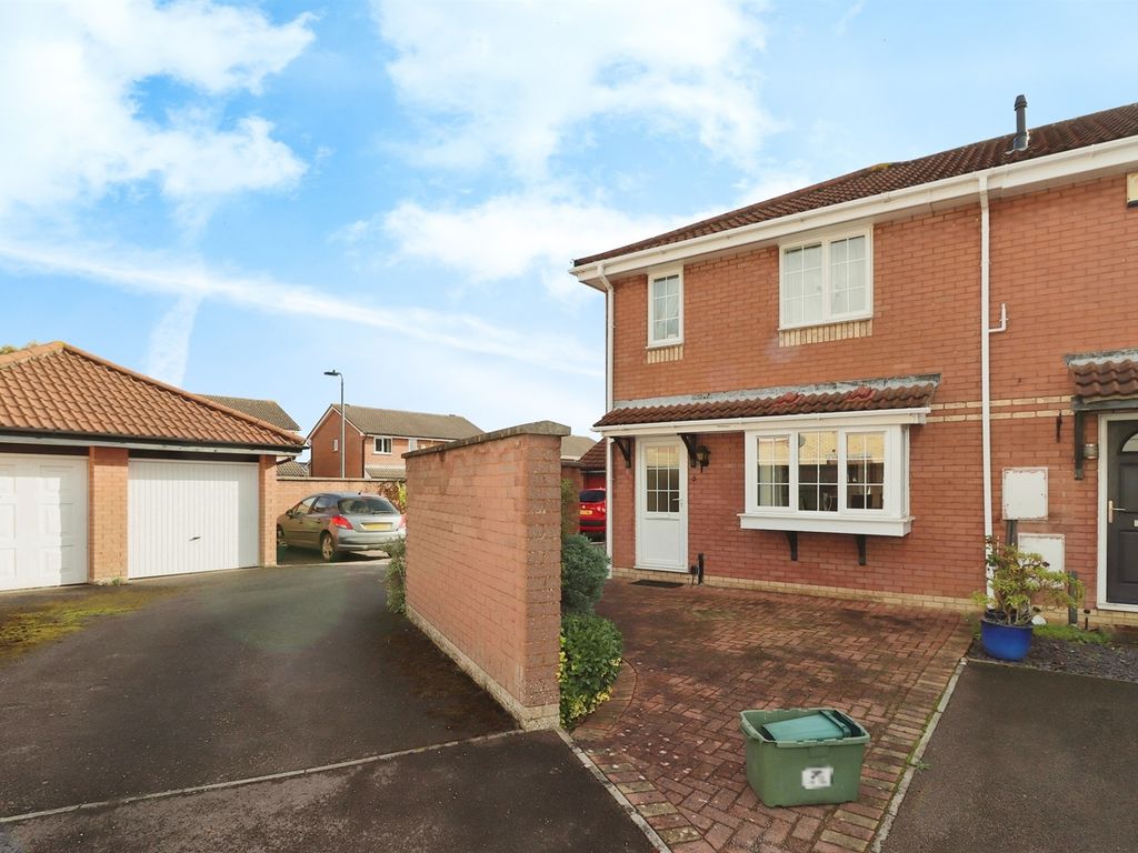 3 bed end terrace house for sale in The Valls, Bradley Stoke, Bristol BS32, £350,000