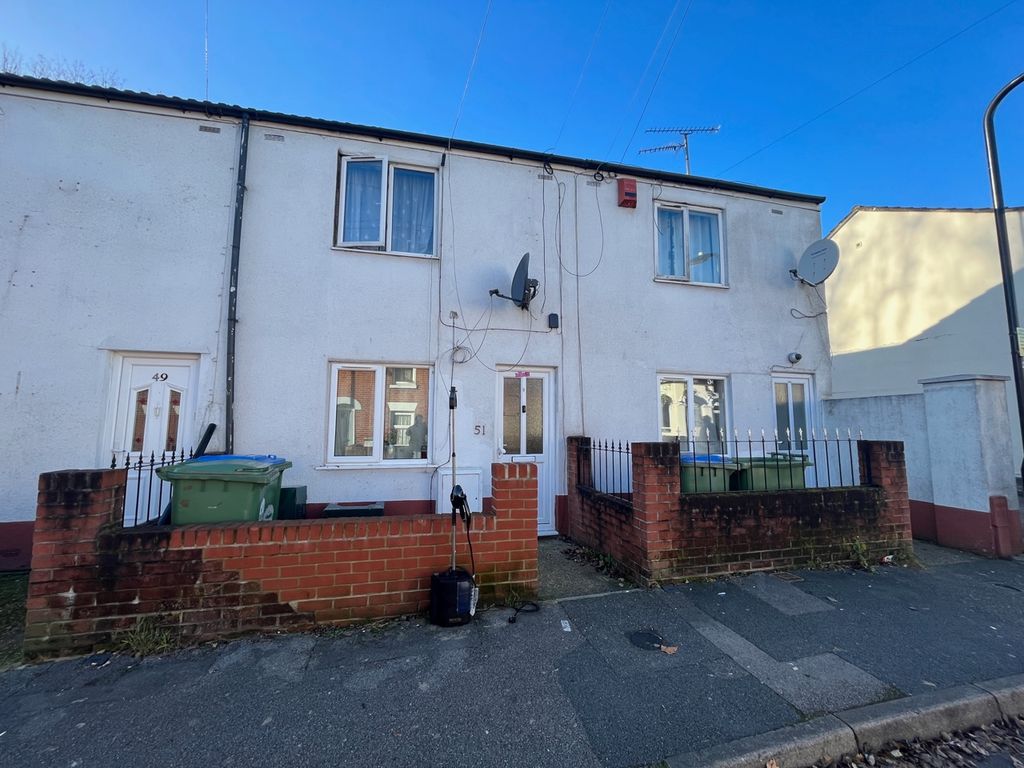 3 bed terraced house for sale in Earls Road, Southampton SO14, £230,000