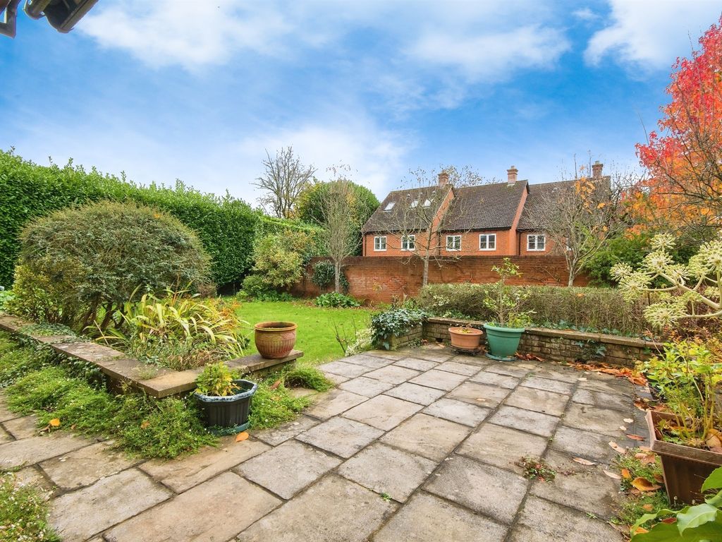 4 bed detached house for sale in Highways Road, Compton, Winchester SO21, £925,000