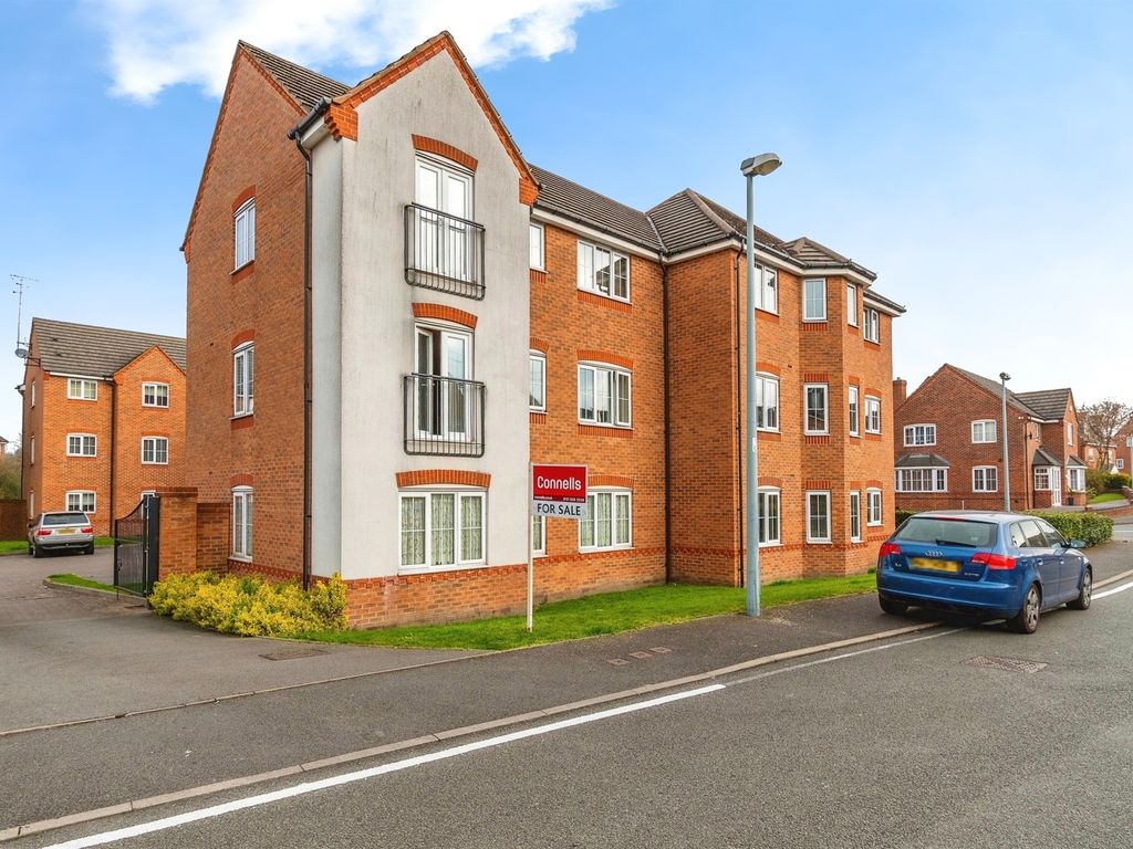 2 bed flat for sale in Old College Drive, Wednesbury WS10, £130,000