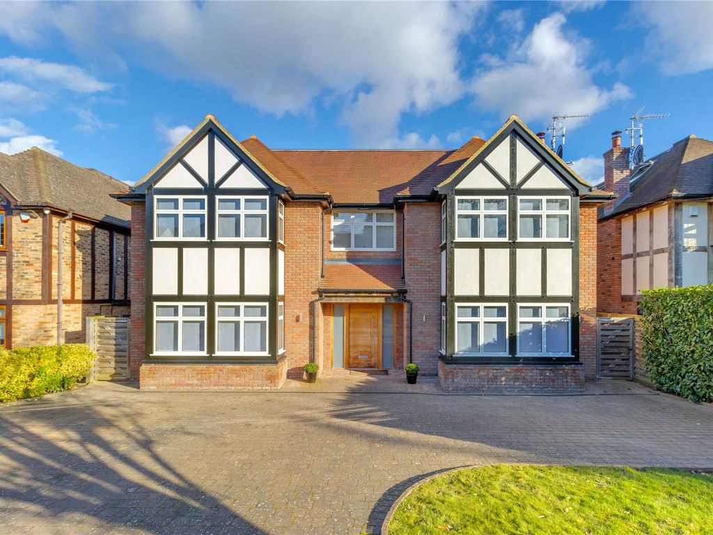 6 bed detached house for sale in Goodyers Avenue, Radlett, Hertfordshire WD7, £3,150,000