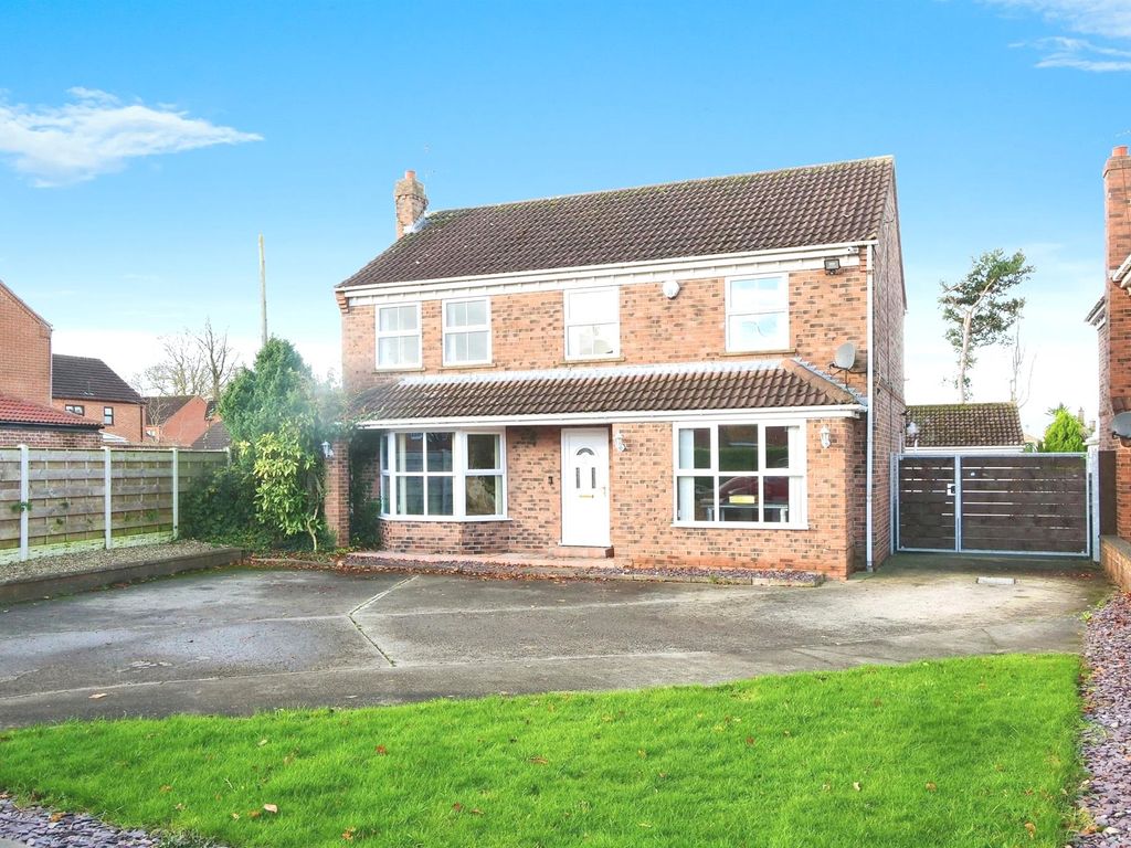 4 bed detached house for sale in York Road, Haxby, York YO32, £600,000