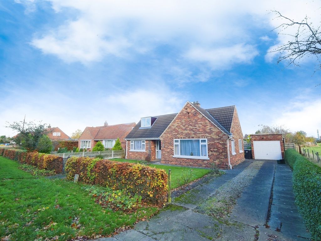 2 bed detached bungalow for sale in Hopgrove Lane South, York YO32, £350,000