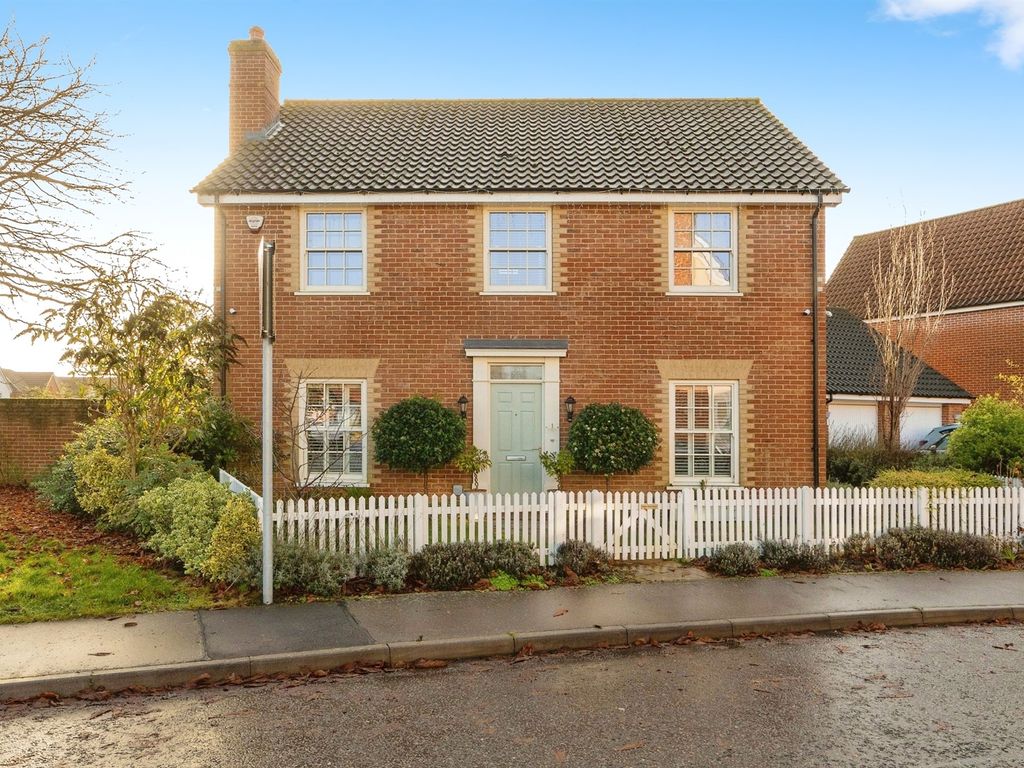 4 bed detached house for sale in Byfords Way, Watton, Thetford IP25, £450,000