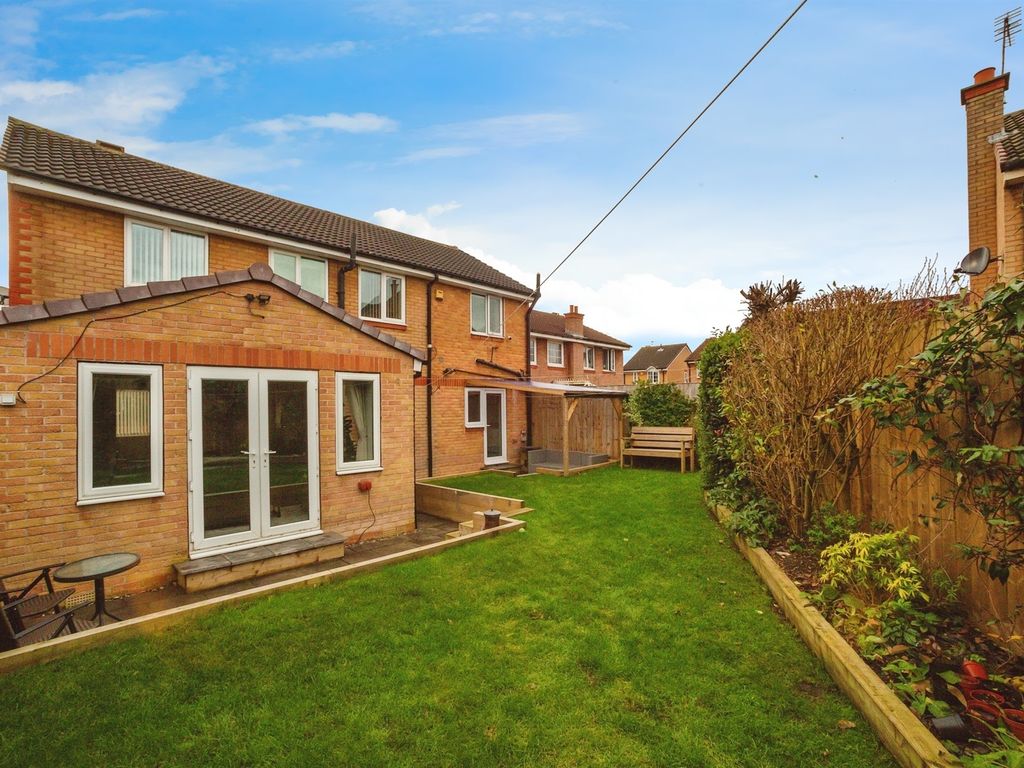 4 bed detached house for sale in Millrace Drive, Goldthorpe, Rotherham S63, £270,000