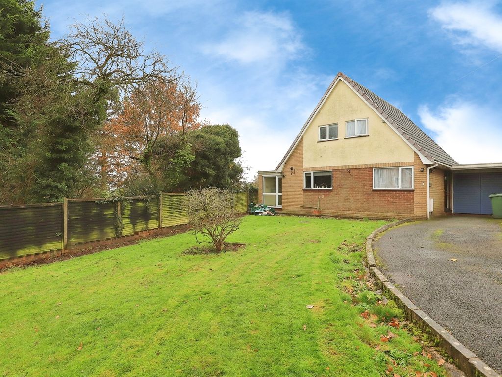 3 bed detached bungalow for sale in Blything Court, Highley, Bridgnorth WV16, £450,000