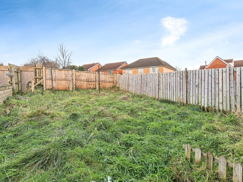 3 bed terraced house for sale in Walton Croft, Dalton, Huddersfield HD5, £130,000