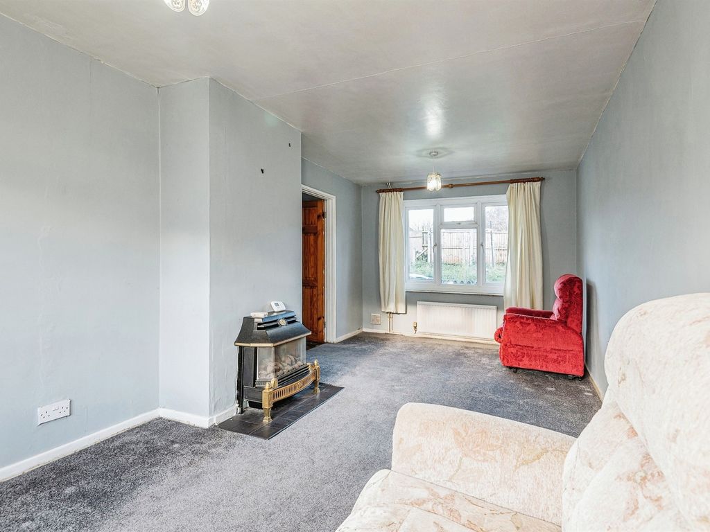 3 bed terraced house for sale in Walton Croft, Dalton, Huddersfield HD5, £130,000
