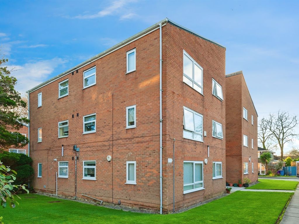 1 bed flat for sale in Martindale Road, Liverpool L18, £140,000