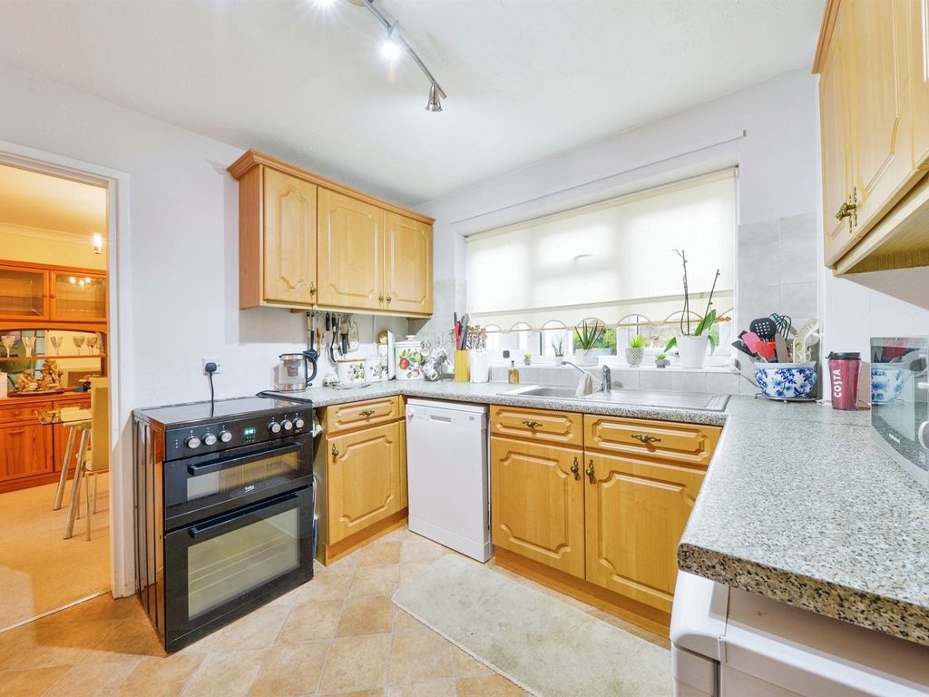 3 bed end terrace house for sale in Millfield, Welwyn Garden City AL7, £450,000