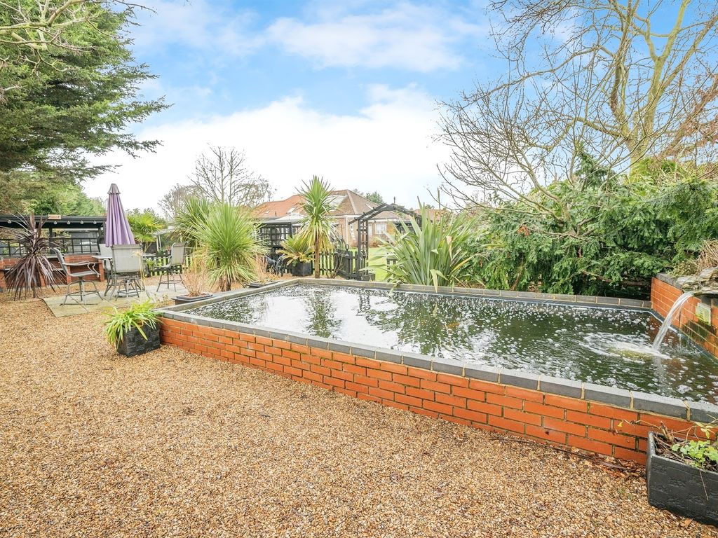 4 bed bungalow for sale in Waldemar Avenue, Old Catton, Norwich NR6, £400,000