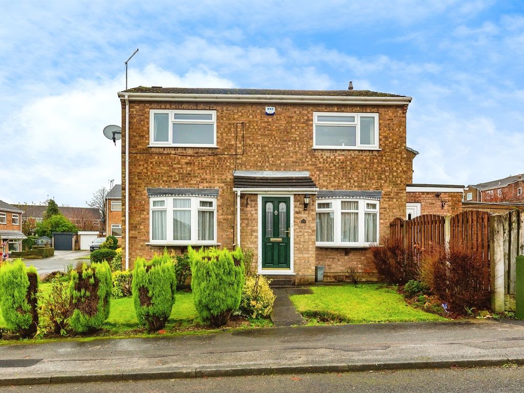 3 bed detached house for sale in Stubbin Close, Rawmarsh, Rotherham S62, £235,000