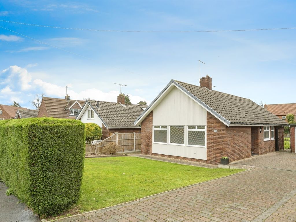 3 bed detached bungalow for sale in Sycamore Crescent, Bawtry, Doncaster DN10, £365,000