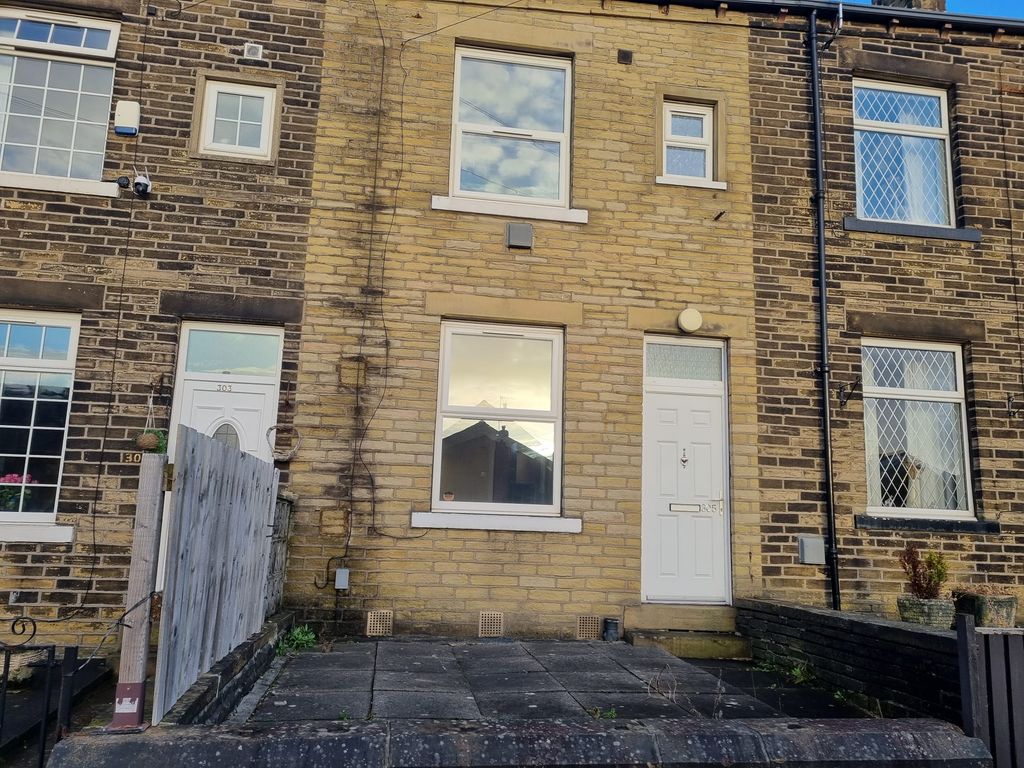 3 bed terraced house for sale in Bowling Hall Road, Bradford BD4, £72,500