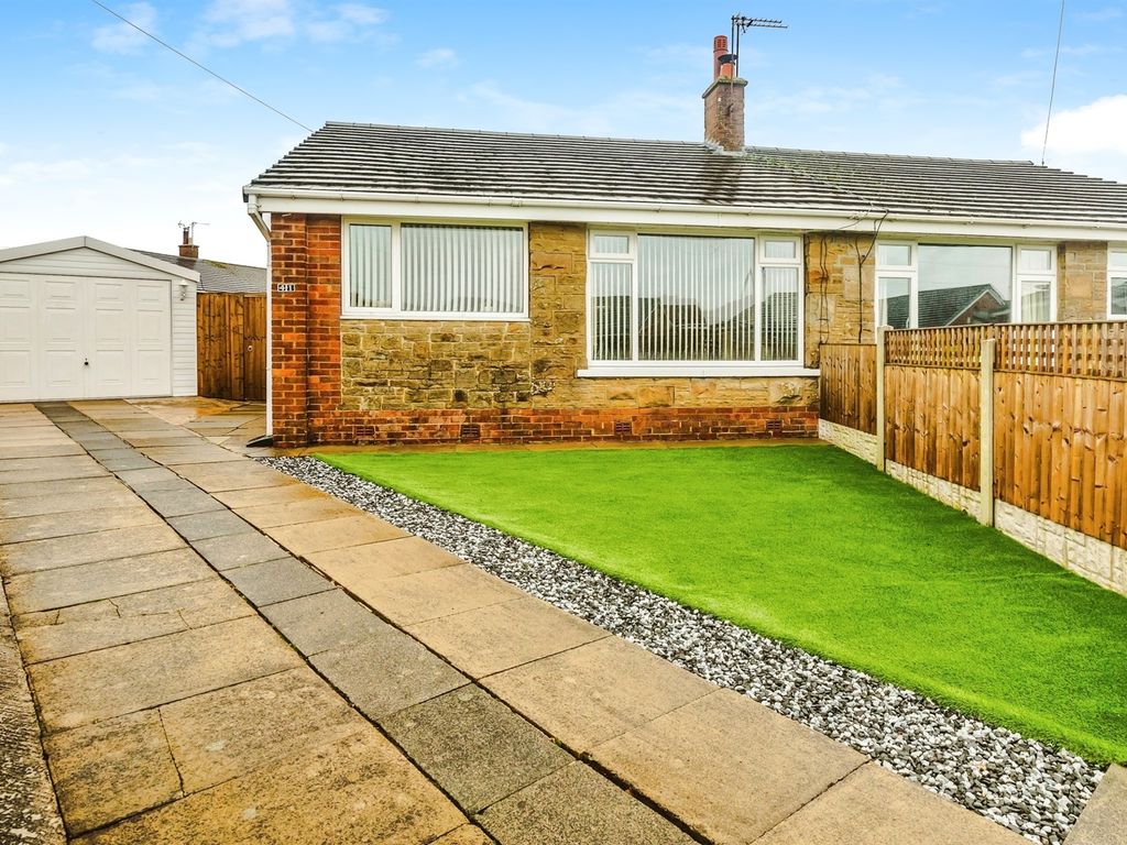 2 bed semi-detached bungalow for sale in Wentworth Drive, Illingworth, Halifax HX2, £240,000