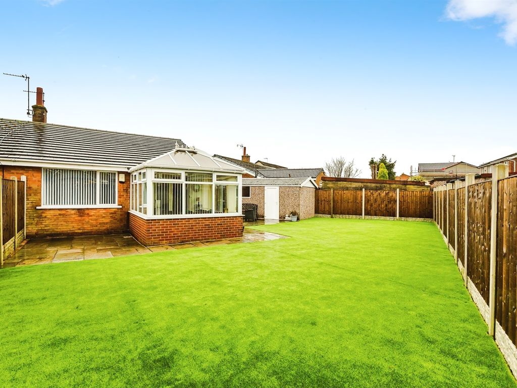 2 bed semi-detached bungalow for sale in Wentworth Drive, Illingworth, Halifax HX2, £240,000