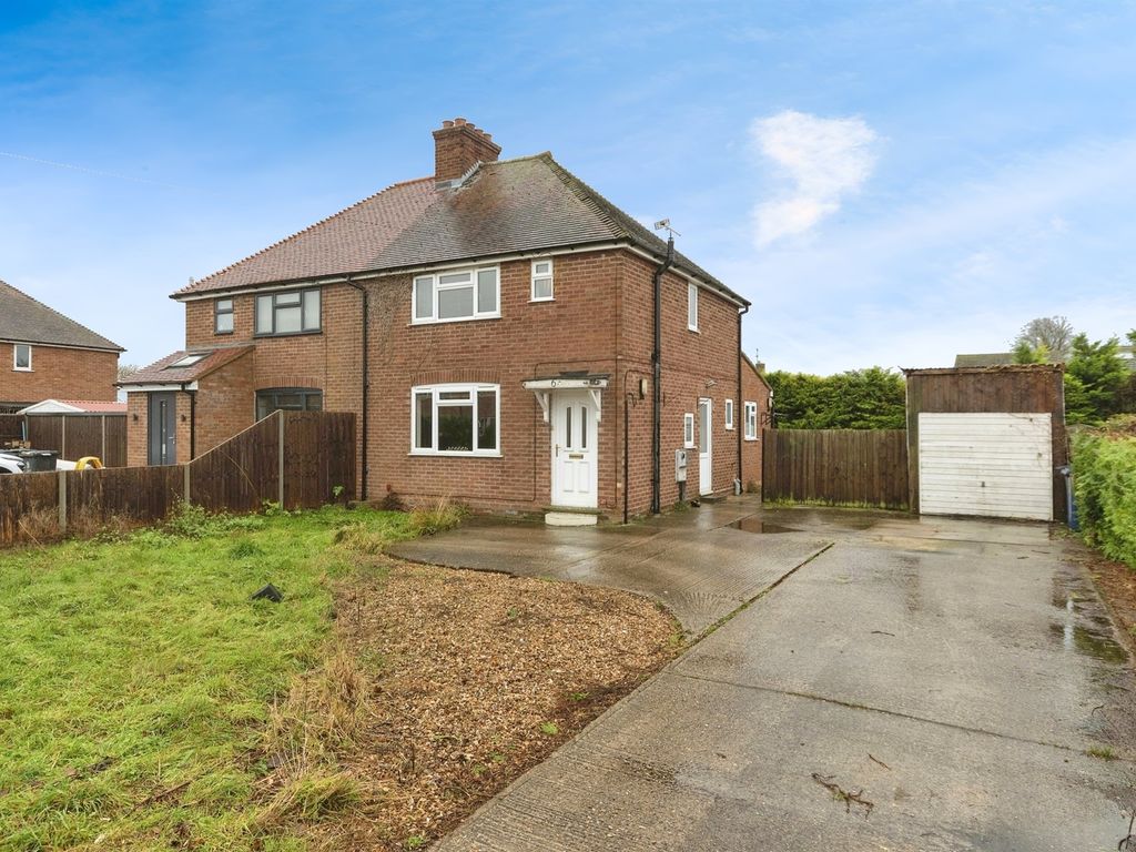 4 bed semi-detached house for sale in New Road, Guilden Morden, Royston SG8, £475,000