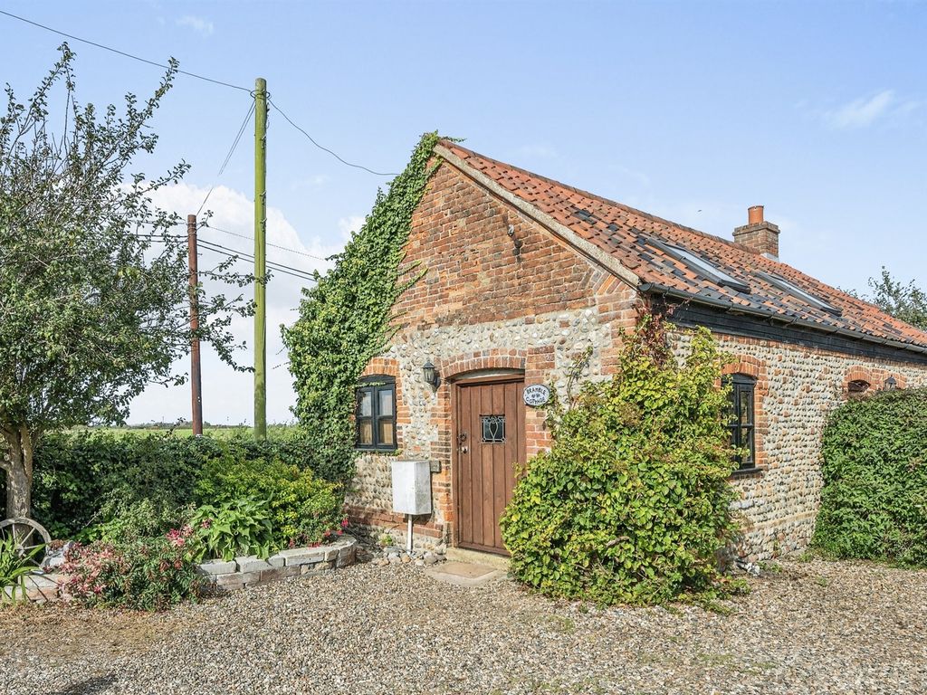 2 bed barn conversion for sale in Grub Street, Happisburgh, Norwich NR12, £330,000