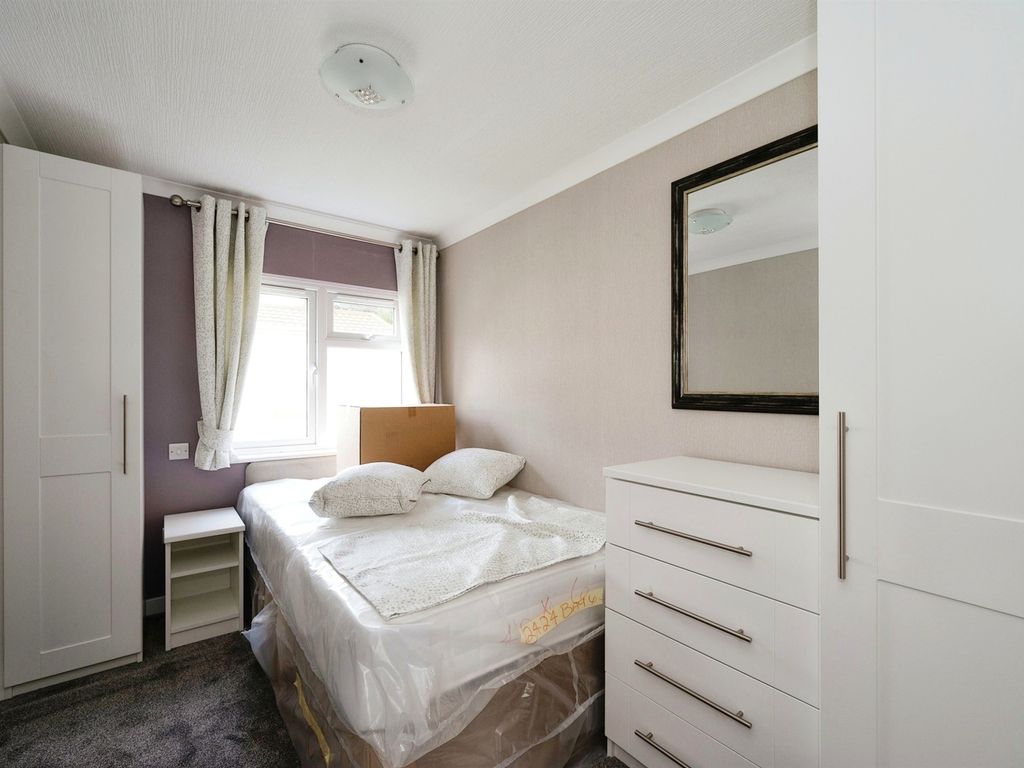 2 bed mobile/park home for sale in Dando Road, Denmead, Waterlooville PO7, £239,000