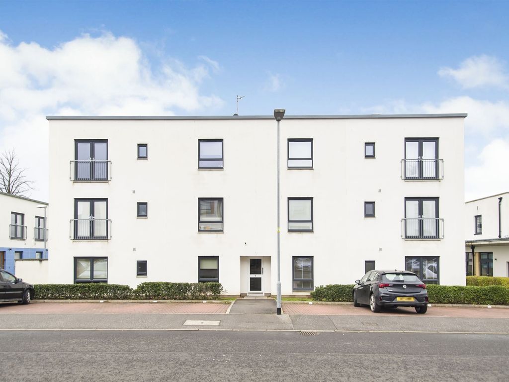 2 bed flat for sale in Arthur Henderson Avenue, Paisley PA2, £140,000